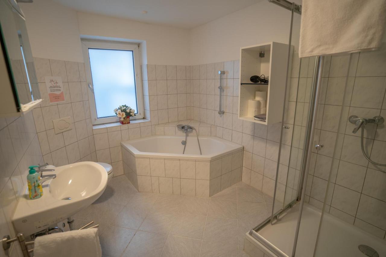 Dom wakacyjny 4-zimmer Haus, 2-baeder 140qm Bis Zu 11 Personen Winningen
