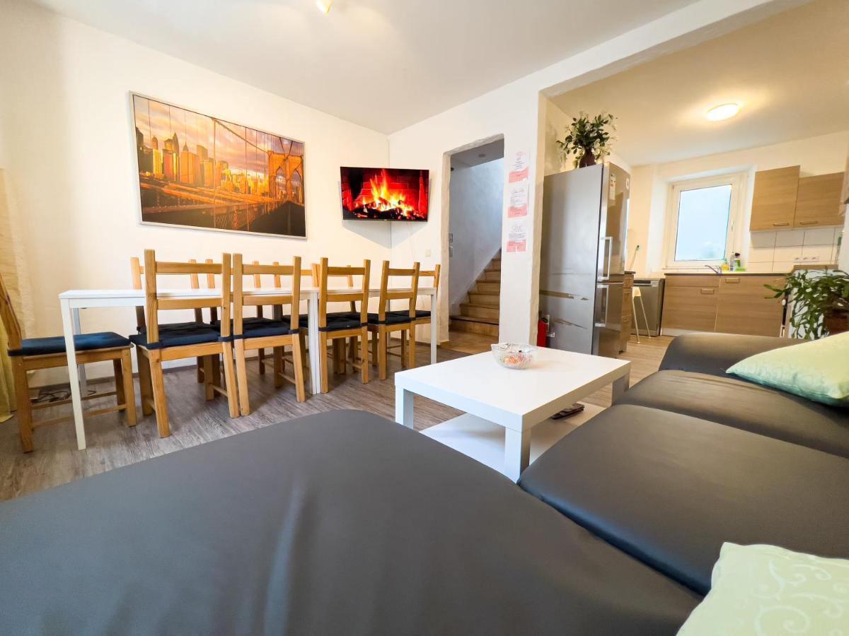 4-zimmer Haus, 2-baeder 140qm Bis Zu 11 Personen Dom wakacyjny